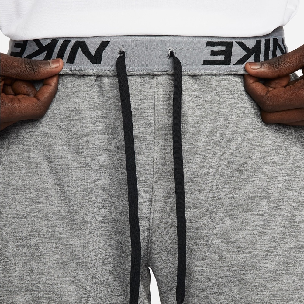 Nike Gray Heather Therma-FIT Training Pants- Black Accents standard fit nwt L